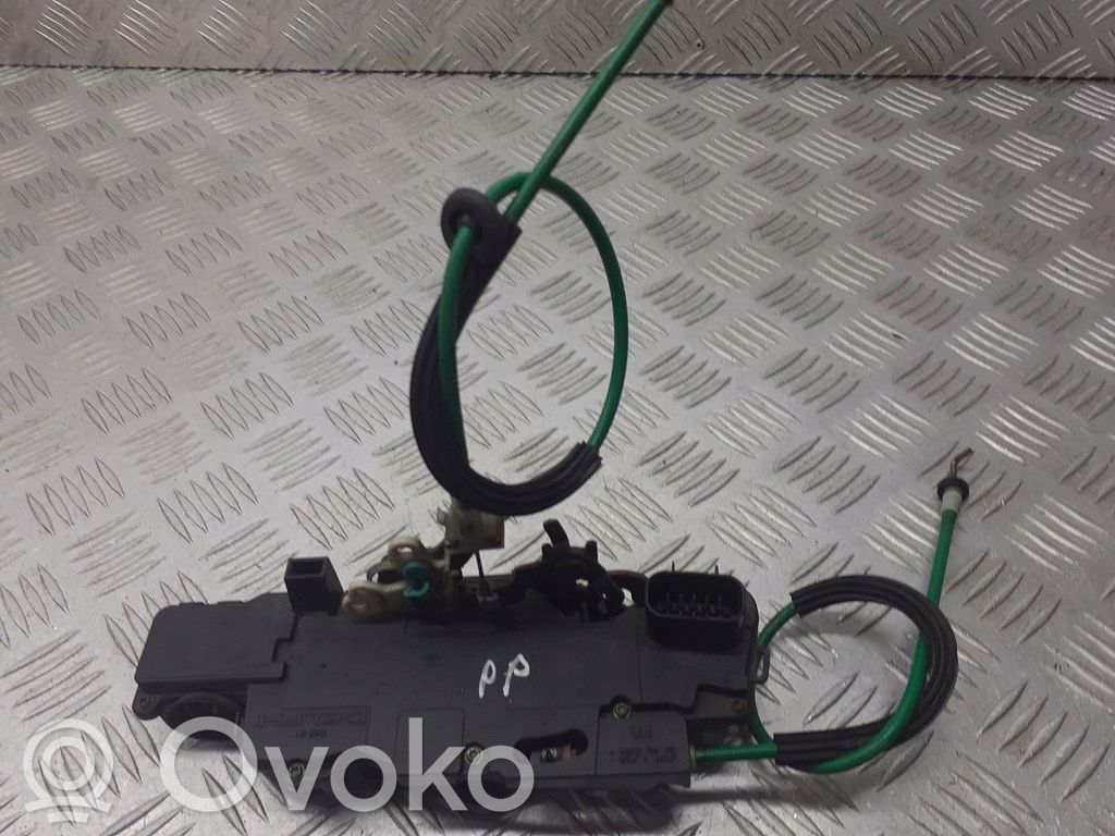 Cerradura de puerta delantera