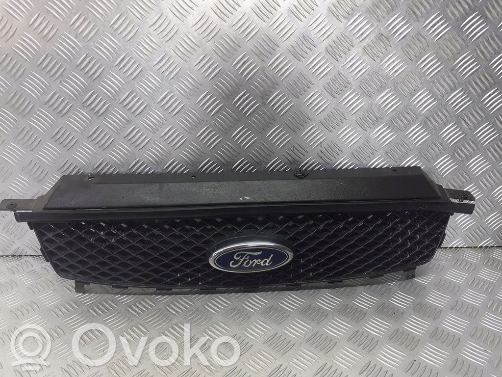 Rejilla delantera   3M51R8138