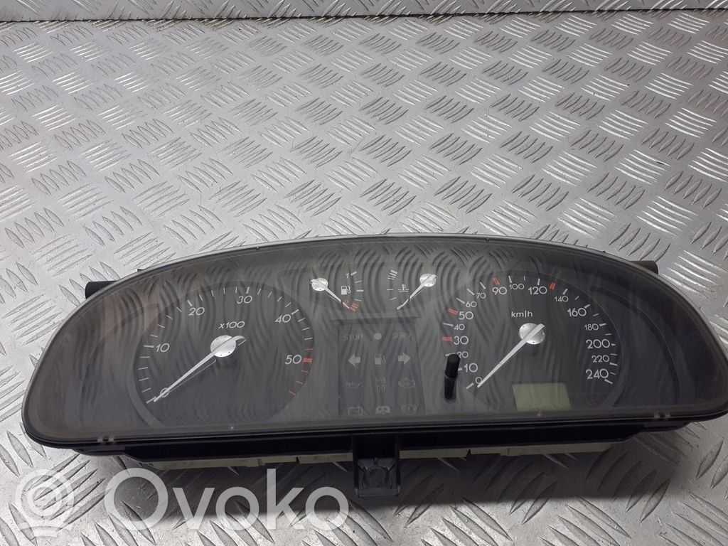 Renault Laguna II Geschwindigkeitsmesser Cockpit