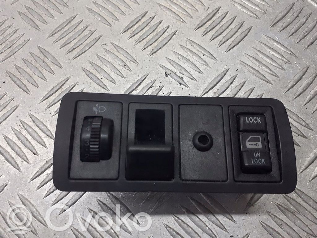 Toyota Corolla E120 E130 Autres commutateurs / boutons / leviers