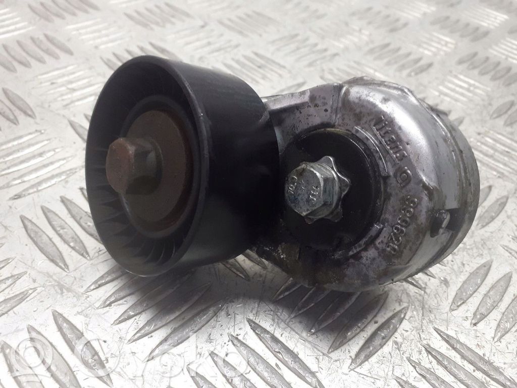 Alfa Romeo 147 Generatoriaus diržo atraminis guolis 