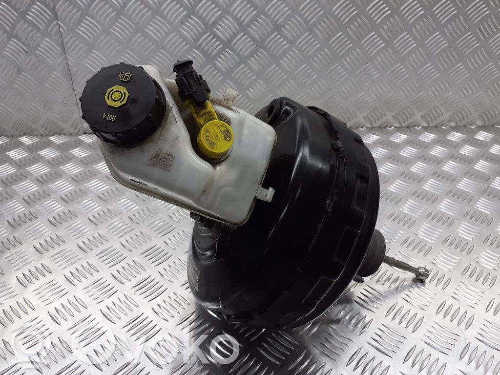 Opel Astra J Bremskraftverstärker 