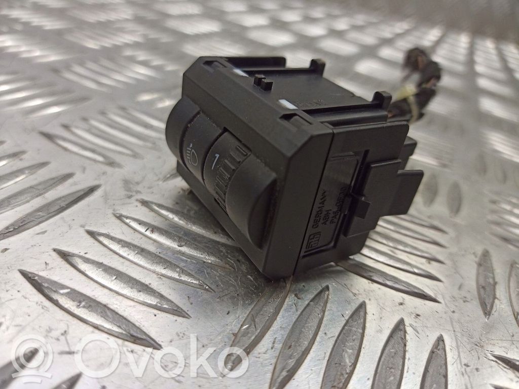 Skoda Octavia Mk2 (1Z) Interruttore di regolazione livello altezza dei fari 