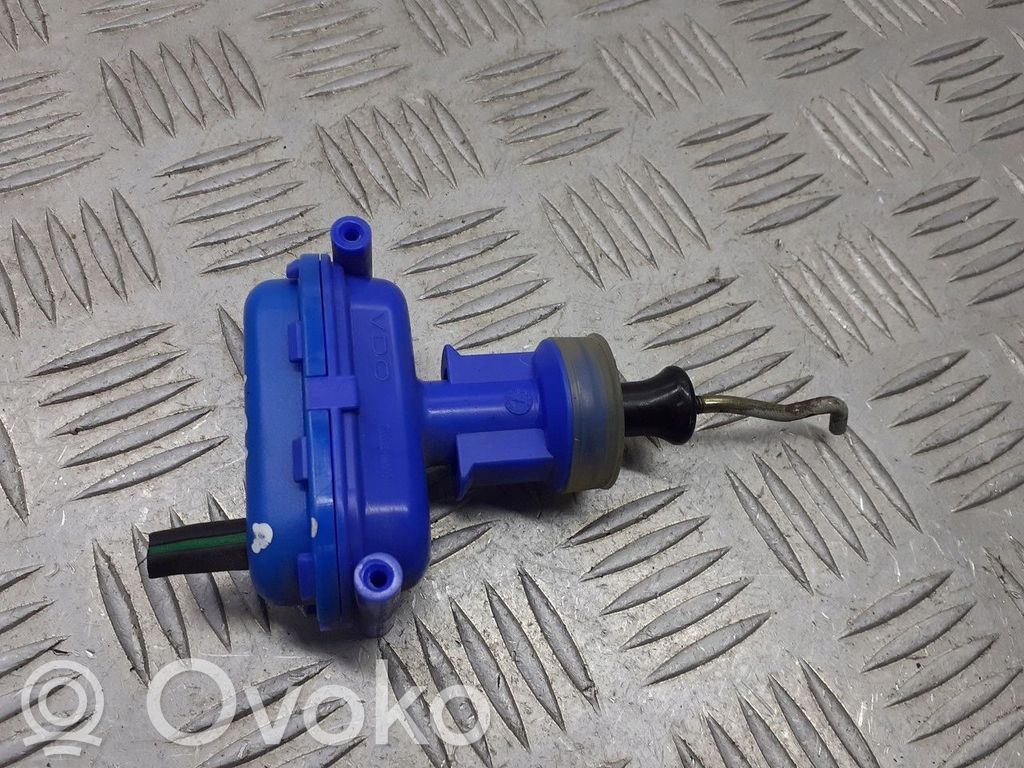 Audi 80 90 S2 B4 Motorino di blocco/chiusura del portellone del bagagliaio