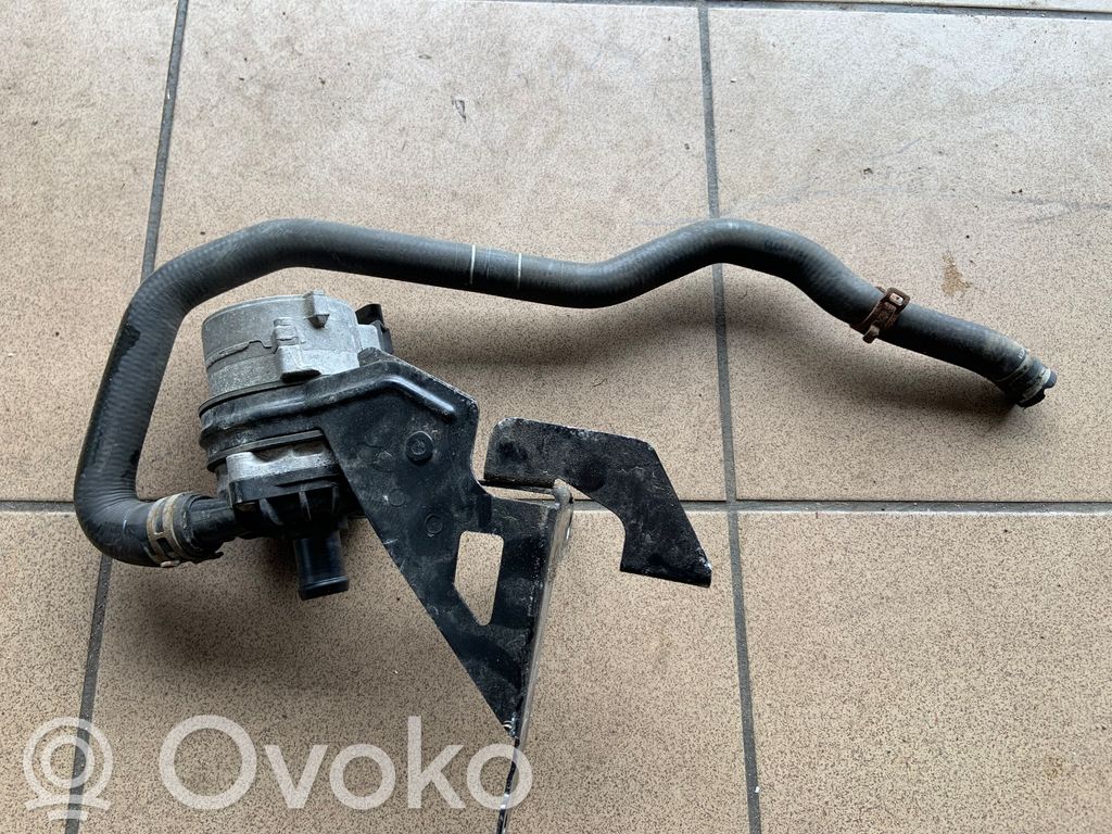Vesipumppu   8K0965567,8K0145921Q,8K0121261H