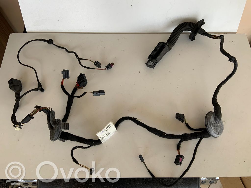 Cableado de puerta trasera   4G8971687K