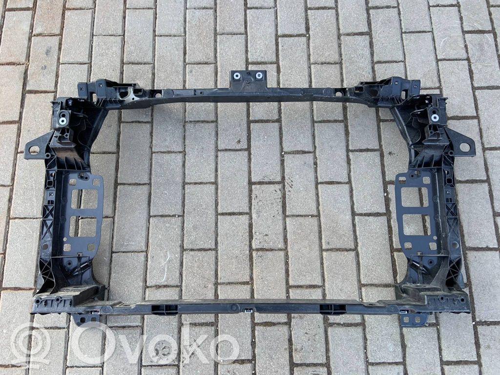 Audi RS Q8 Radiatoru panelis 