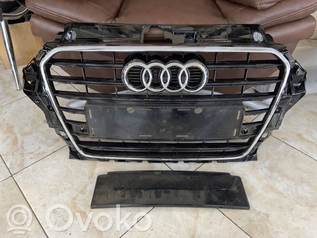 Audi A3 S3 8V Etupuskurin ylempi jäähdytinsäleikkö 