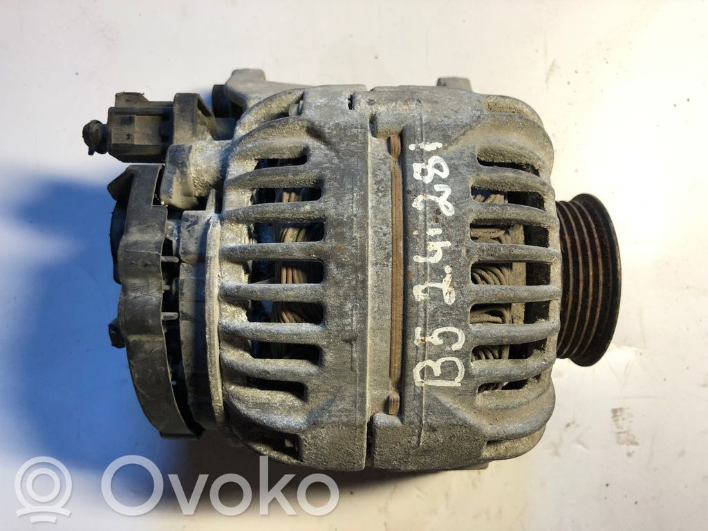 Volkswagen PASSAT B5 Alternator 