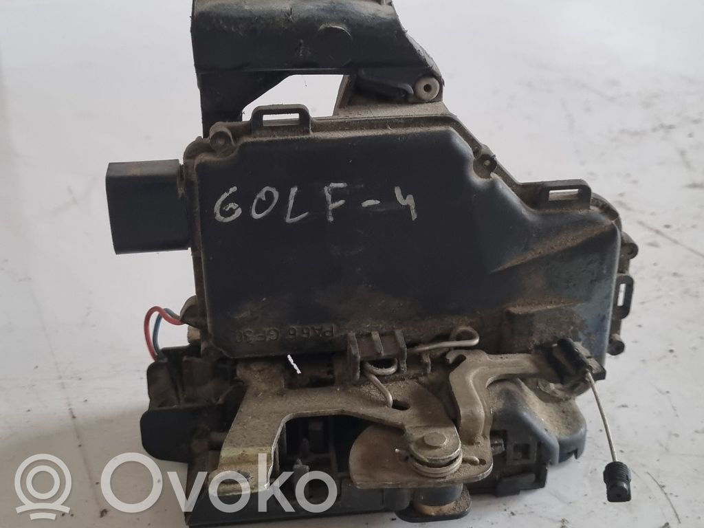 Volkswagen PASSAT B5.5 Zamek drzwi tylnych 