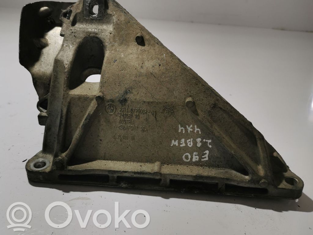 Halterung Lager Motor   6770052