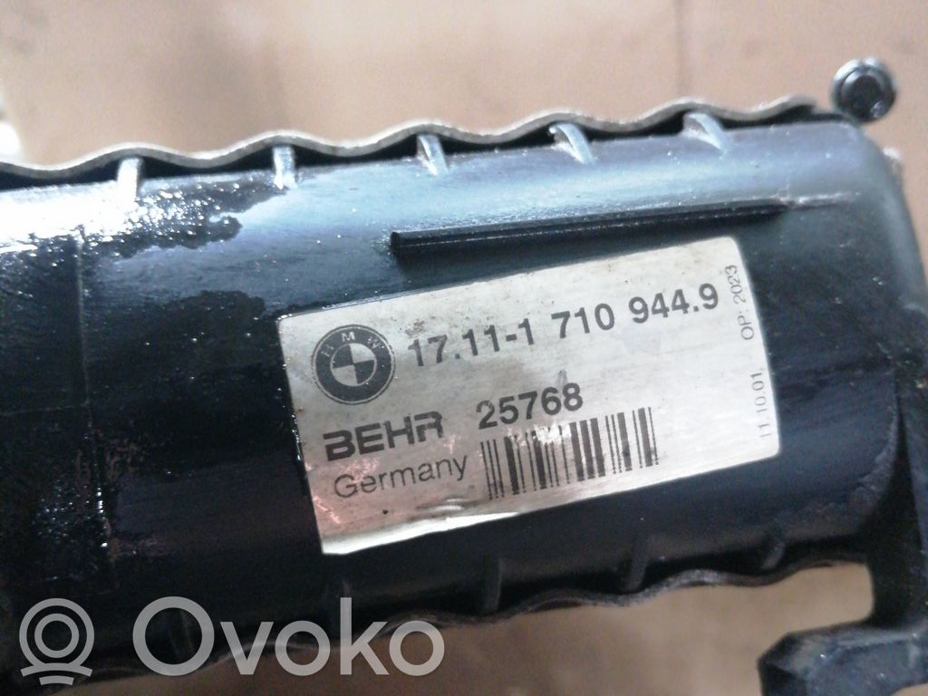 BMW 7 E38 Coolant radiator 