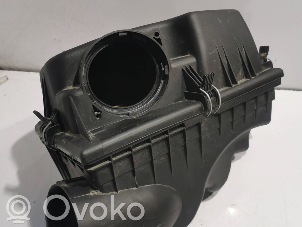 BMW 5 E60 E61 Air filter box 
