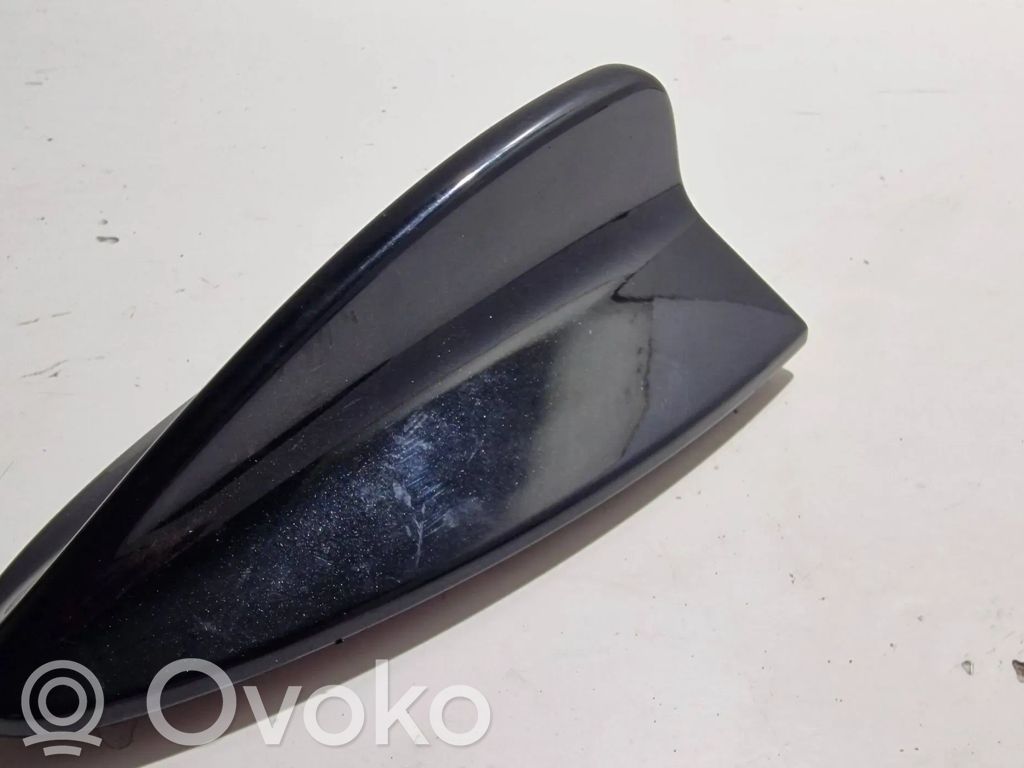 Kattoantennin (GPS) suoja   6942270,210110E91,50010159