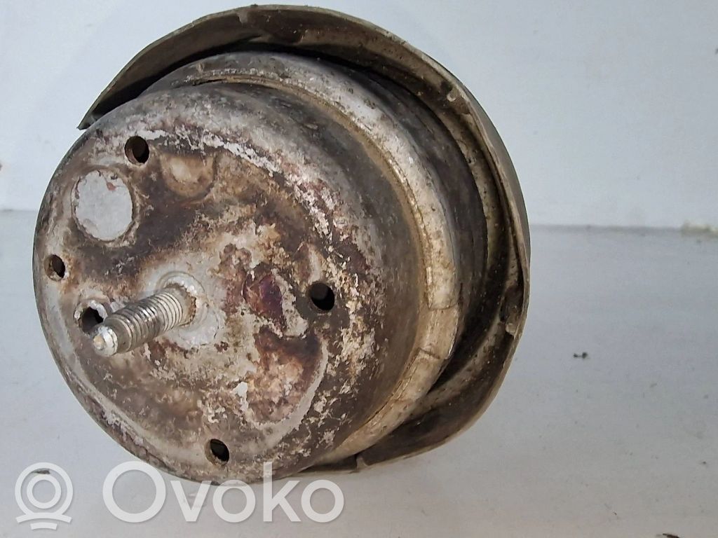 Audi A4 S4 B6 8E 8H Engine mount bracket 