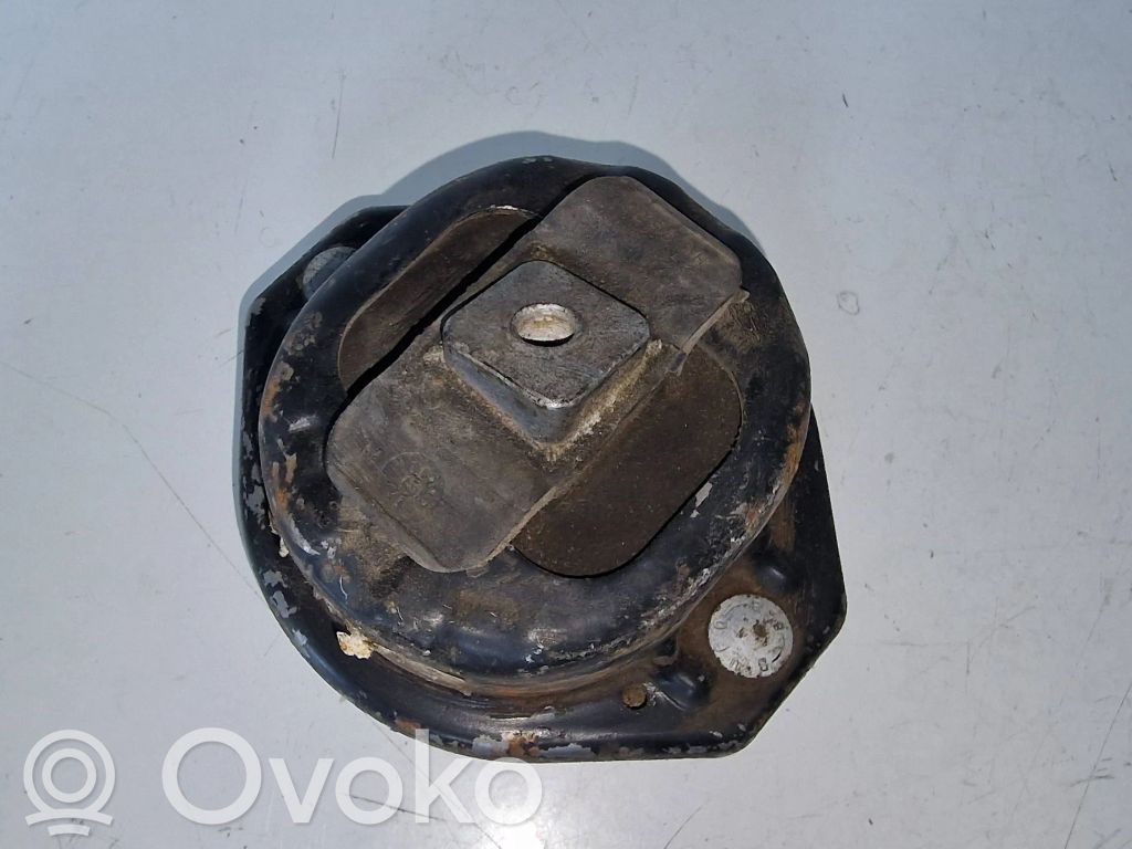Engine mount bracket   6769186,HE9520,01032005