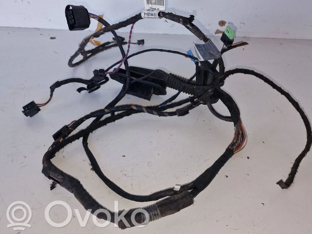 Etuoven johtosarja   9163051,9163144