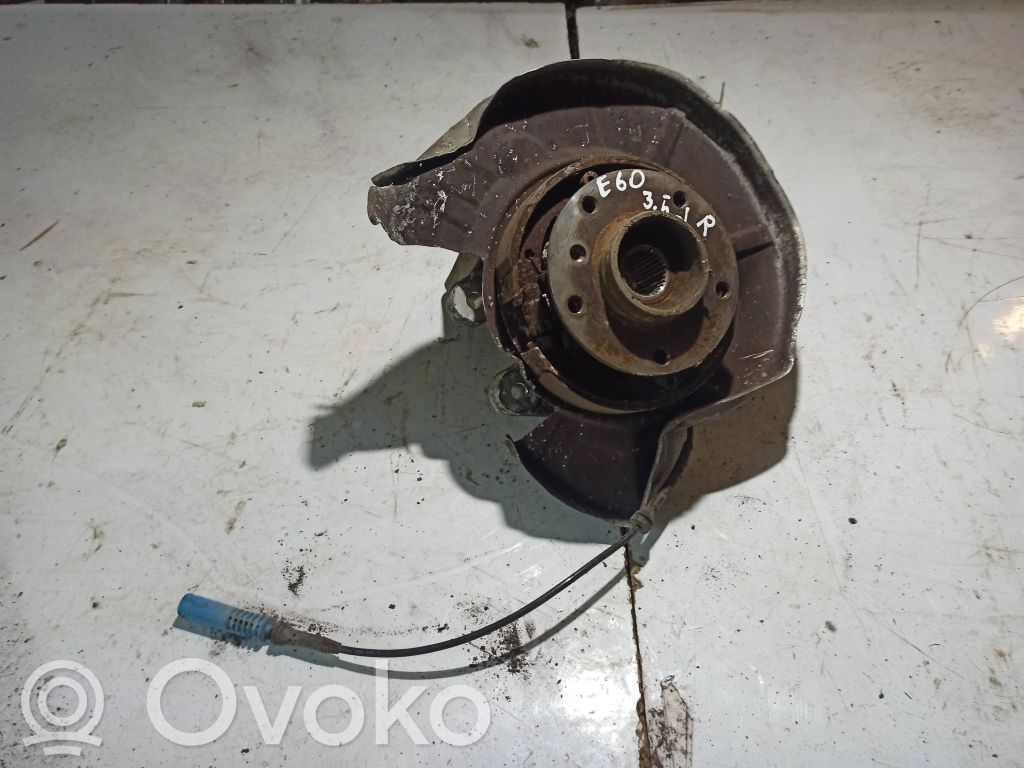 Rear wheel hub