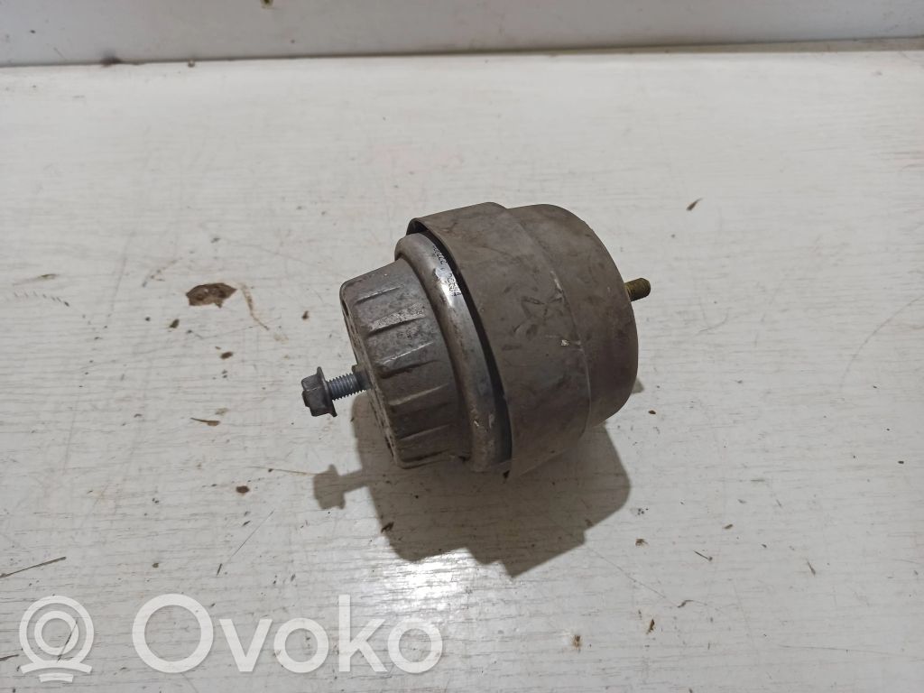 Audi A6 S6 C6 4F Engine mount bracket 