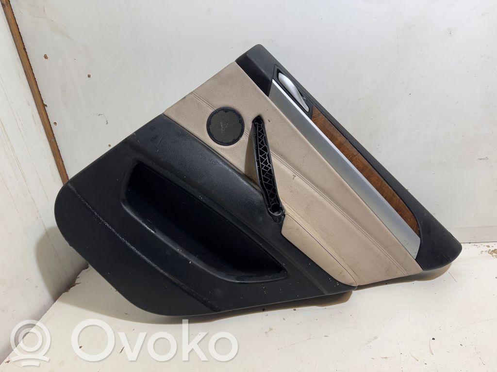 Takaoven verhoilu