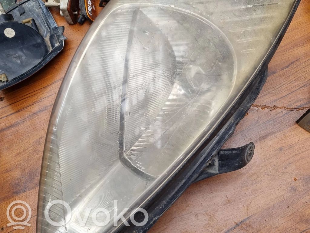 Ford Focus Headlight/headlamp 