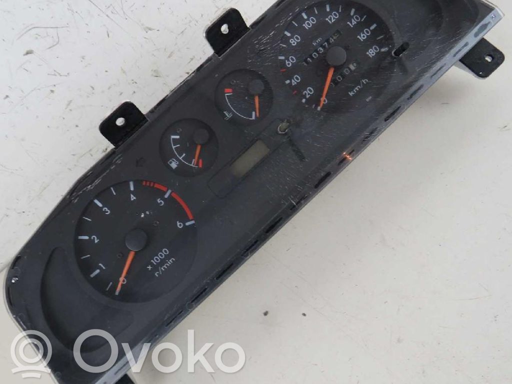 Nissan Terrano Licznik / Prędkościomierz 