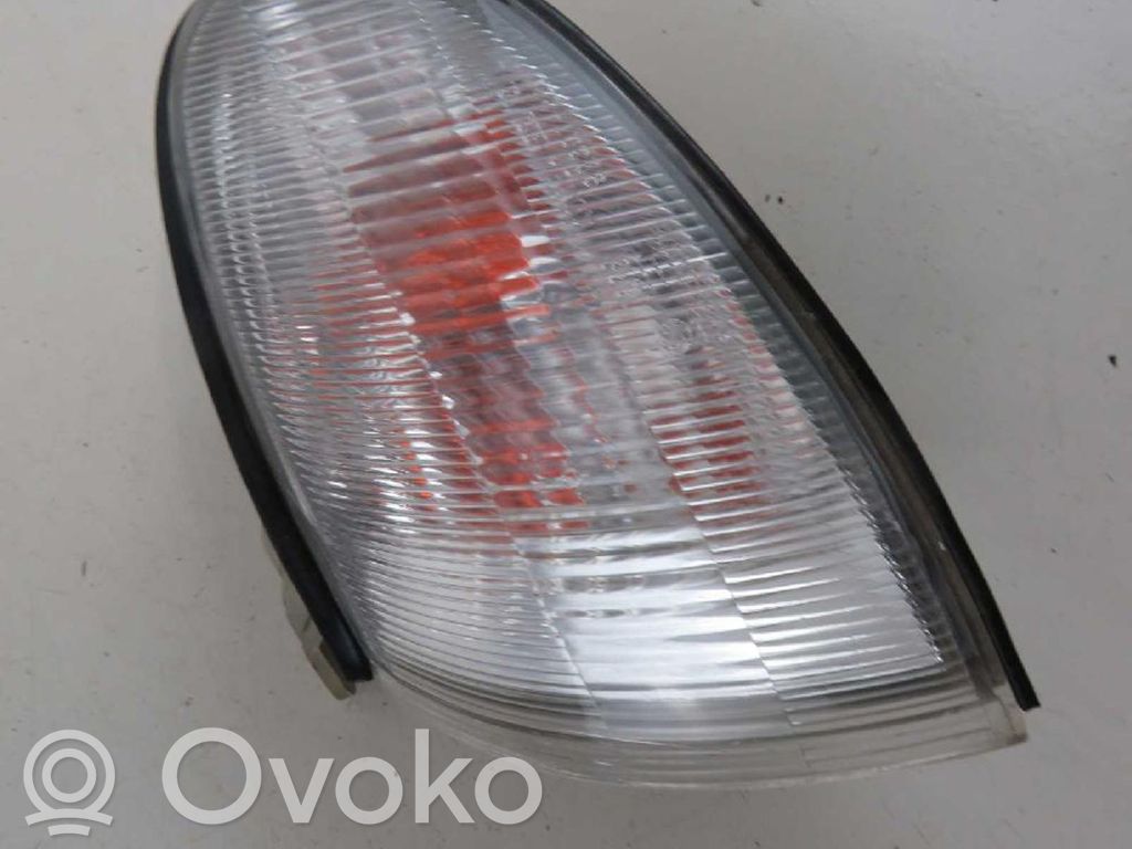 Hyundai Accent Front indicator light 