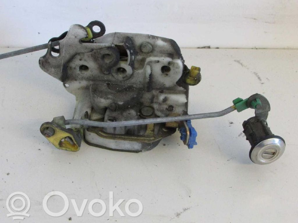 Nissan Vanette Передний замок 