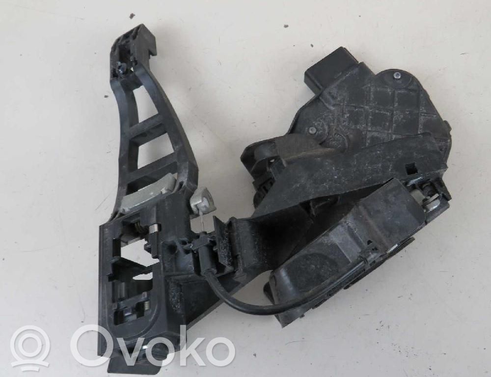 Ford Mondeo MK IV Aizmugurē slēdzene 