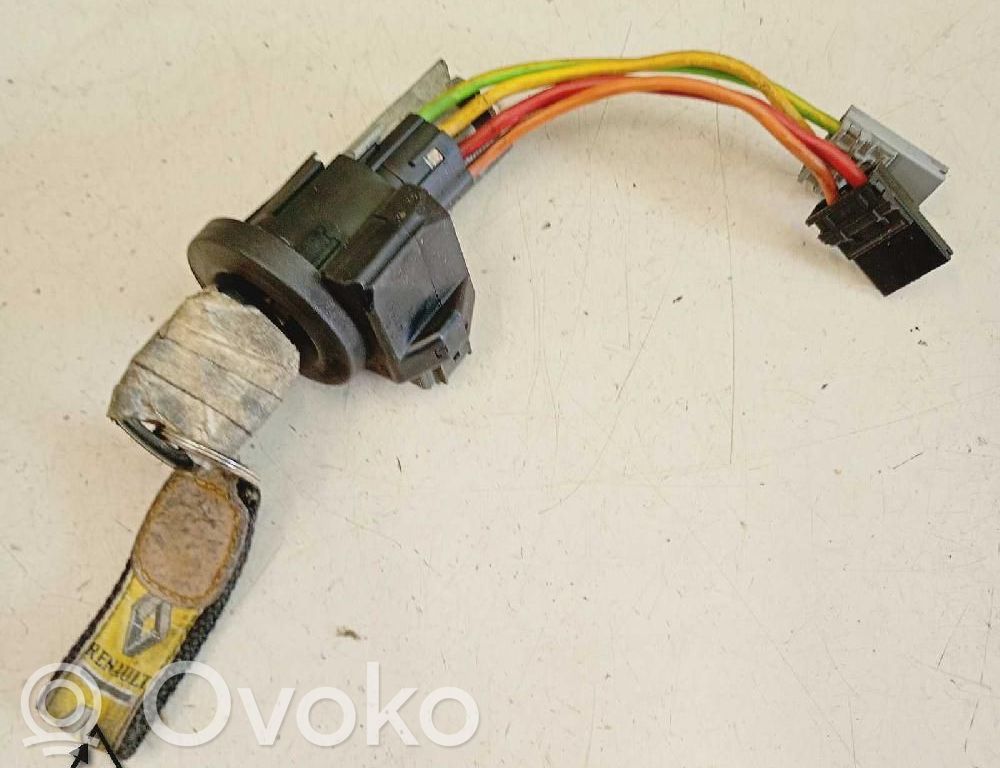 Užvedimo spynelė   042264J
