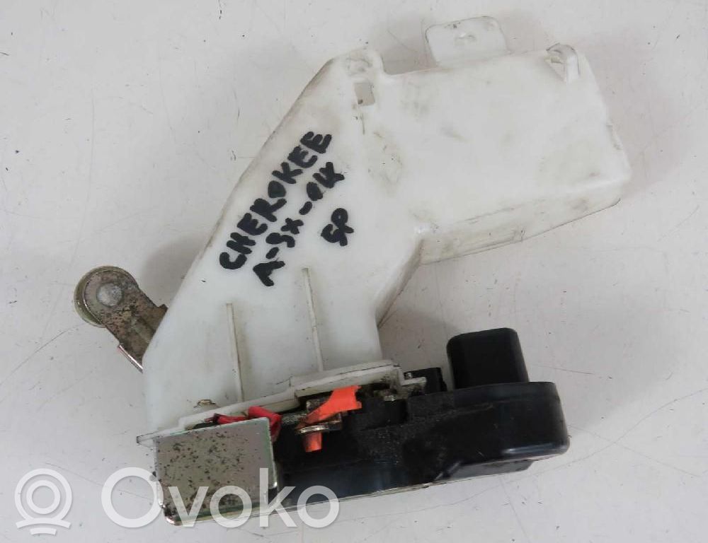 Jeep Cherokee KJ Zamek drzwi przednich 