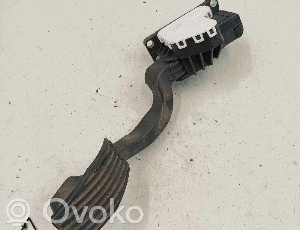 Fiat 500L Accelerator throttle pedal 