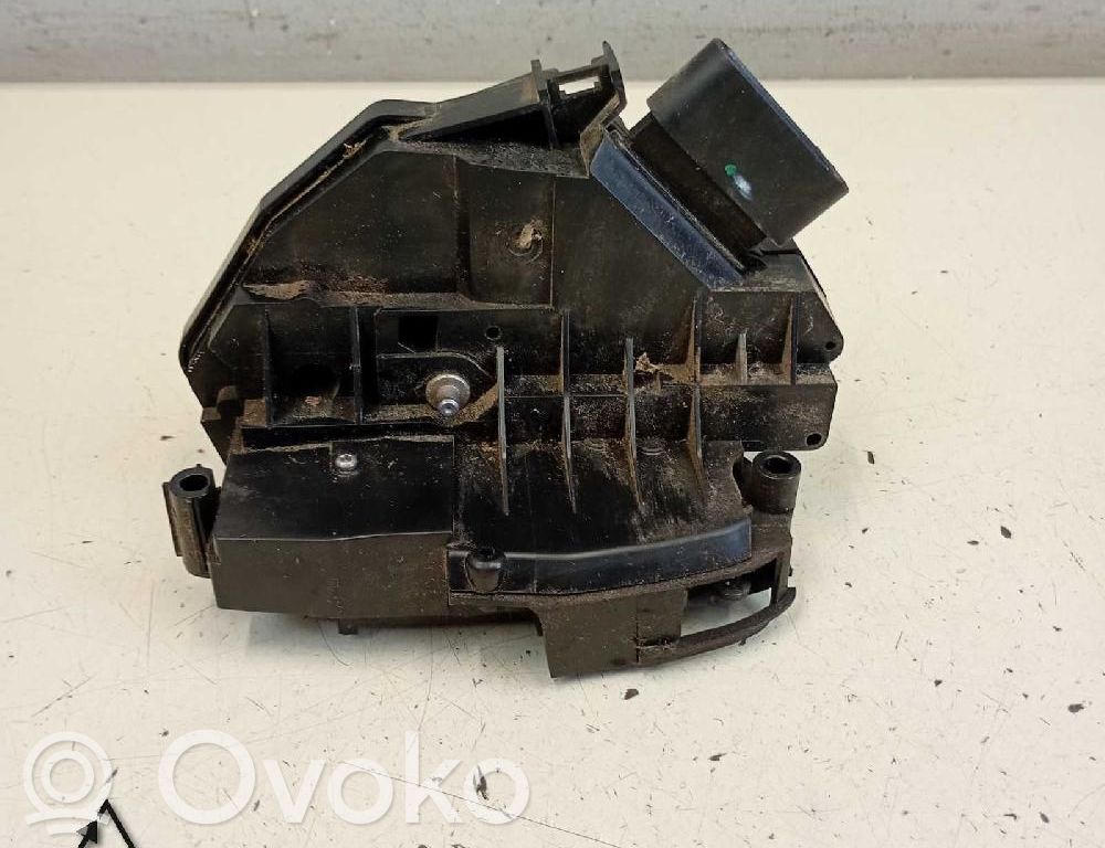 Ford Fiesta Aizmugurē slēdzene 