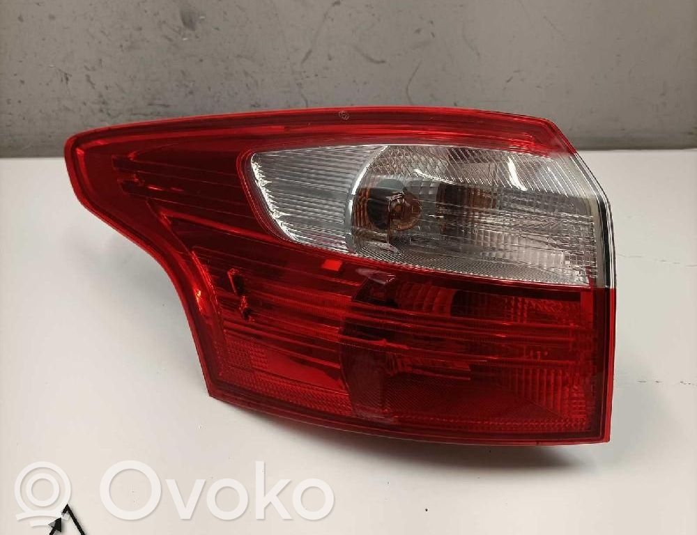 Rear/tail lights   E415065