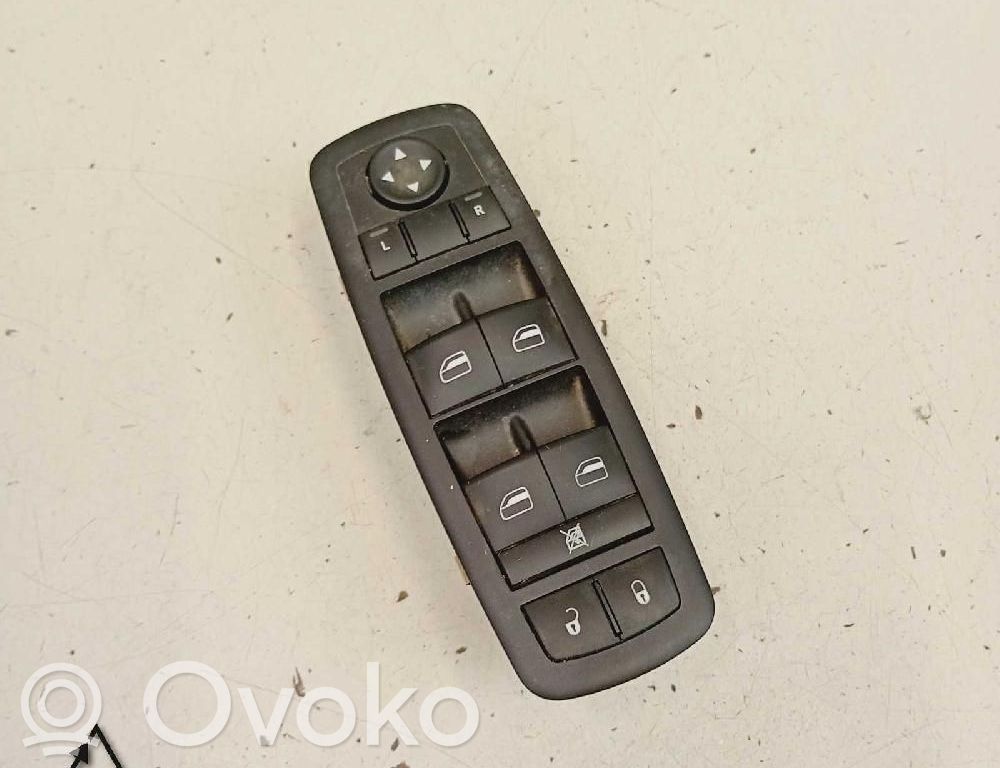 Jeep Cherokee IV KK Electric window control switch 
