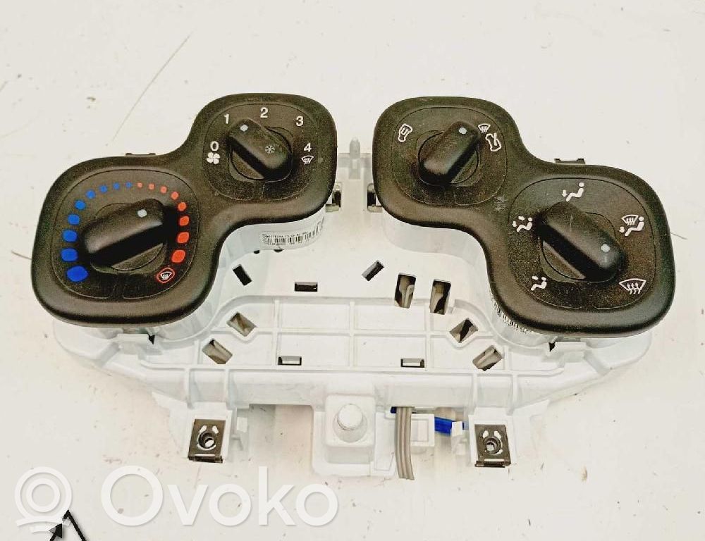 Fiat Panda III Panel klimatyzacji 