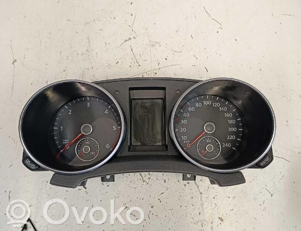 Volkswagen Golf VI Licznik / Prędkościomierz 