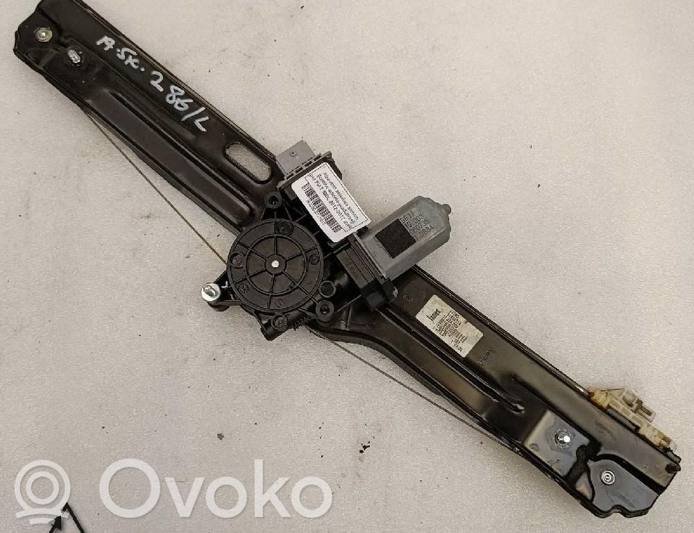 Fiat 500L Elektryczny podnośnik szyby drzwi przednich 