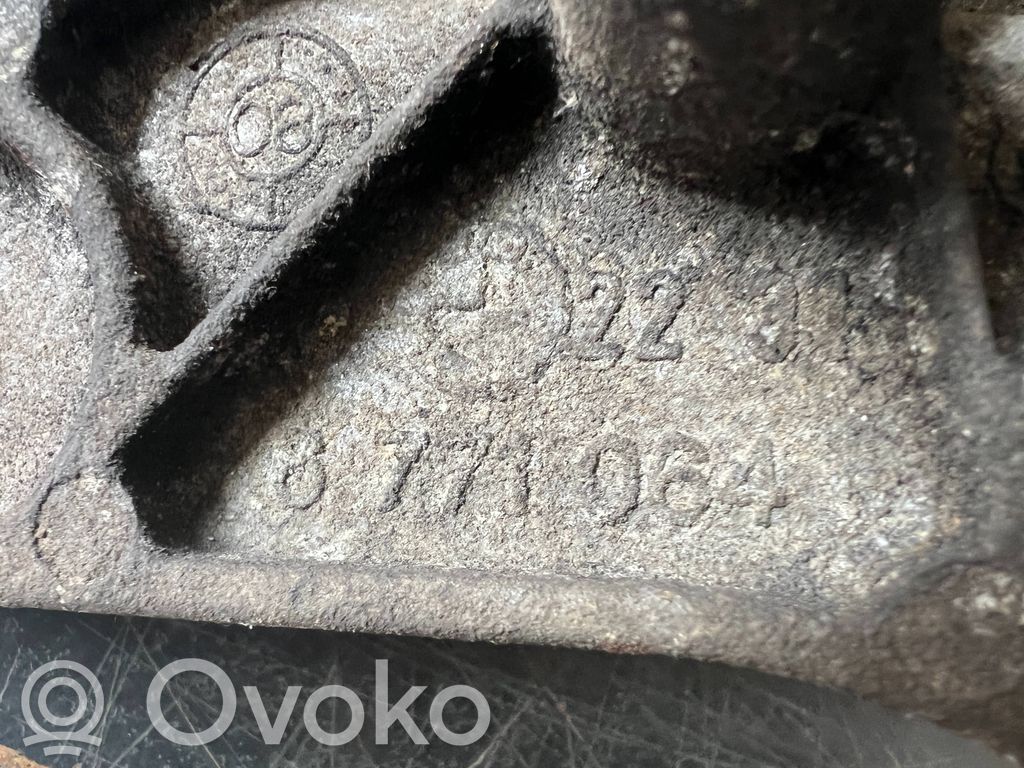 BMW 3 E90 E91 Gearbox mounting bracket 