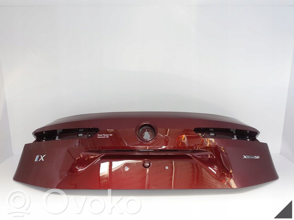 BMW iX Tailgate trim 