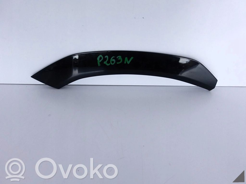 Rear arch trim   4ML854820