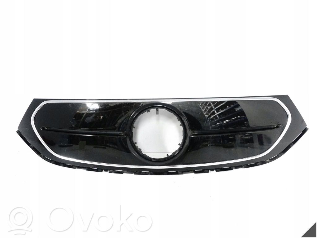 Mercedes-Benz EQA Etusäleikkö 