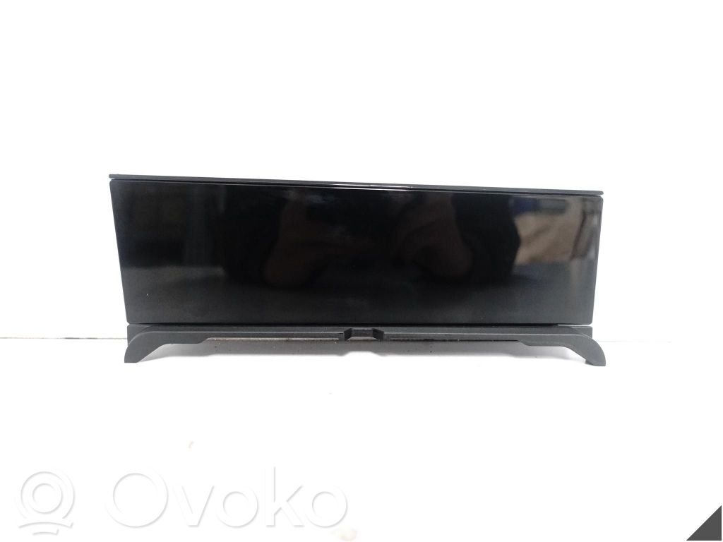 Volkswagen Tiguan Panel trim 