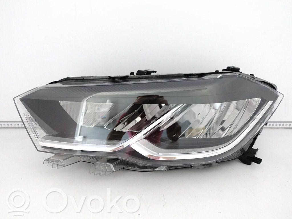 Volkswagen Polo VI Lampa przednia 