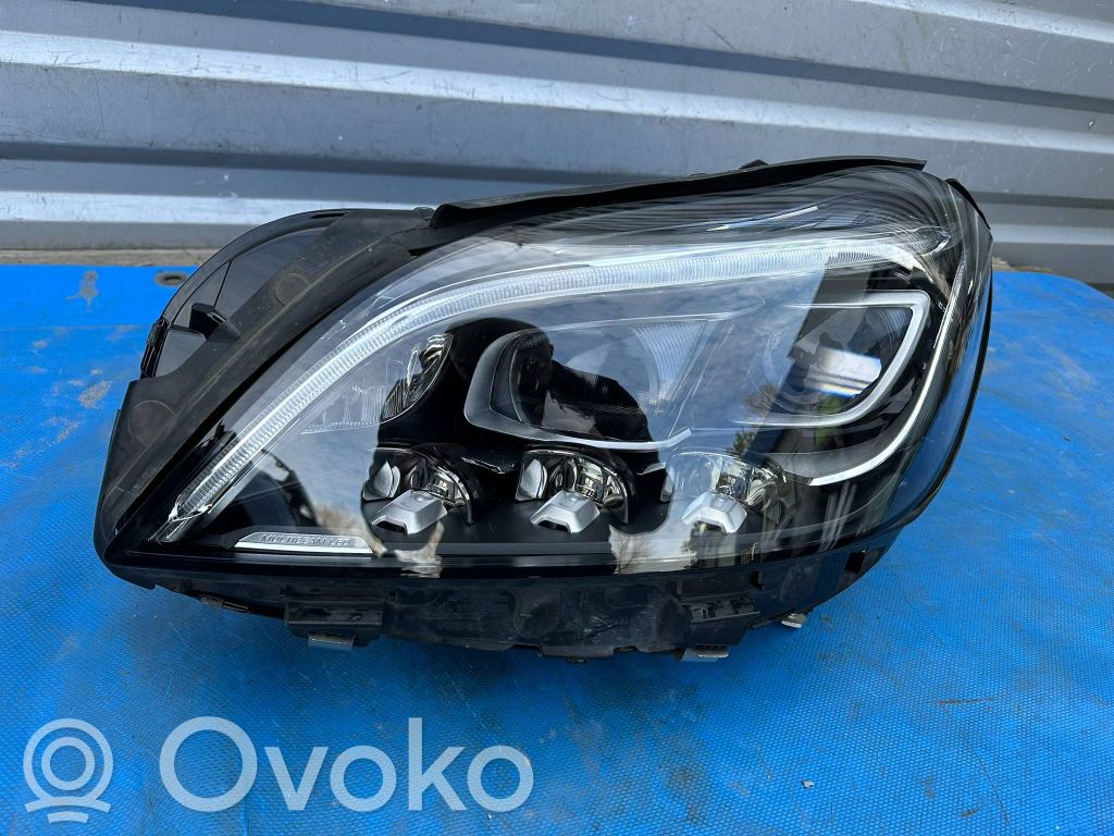 Mercedes-Benz CLS C218 X218 Lampa przednia 