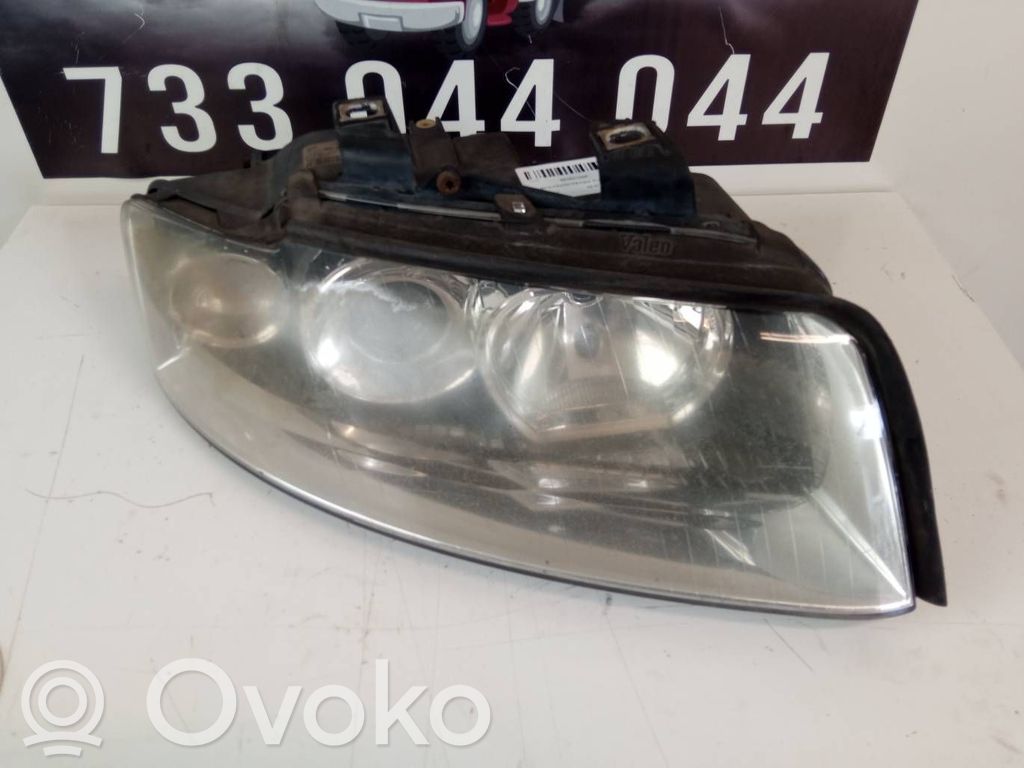 Audi A4 S4 B6 8E 8H Lampa przednia 