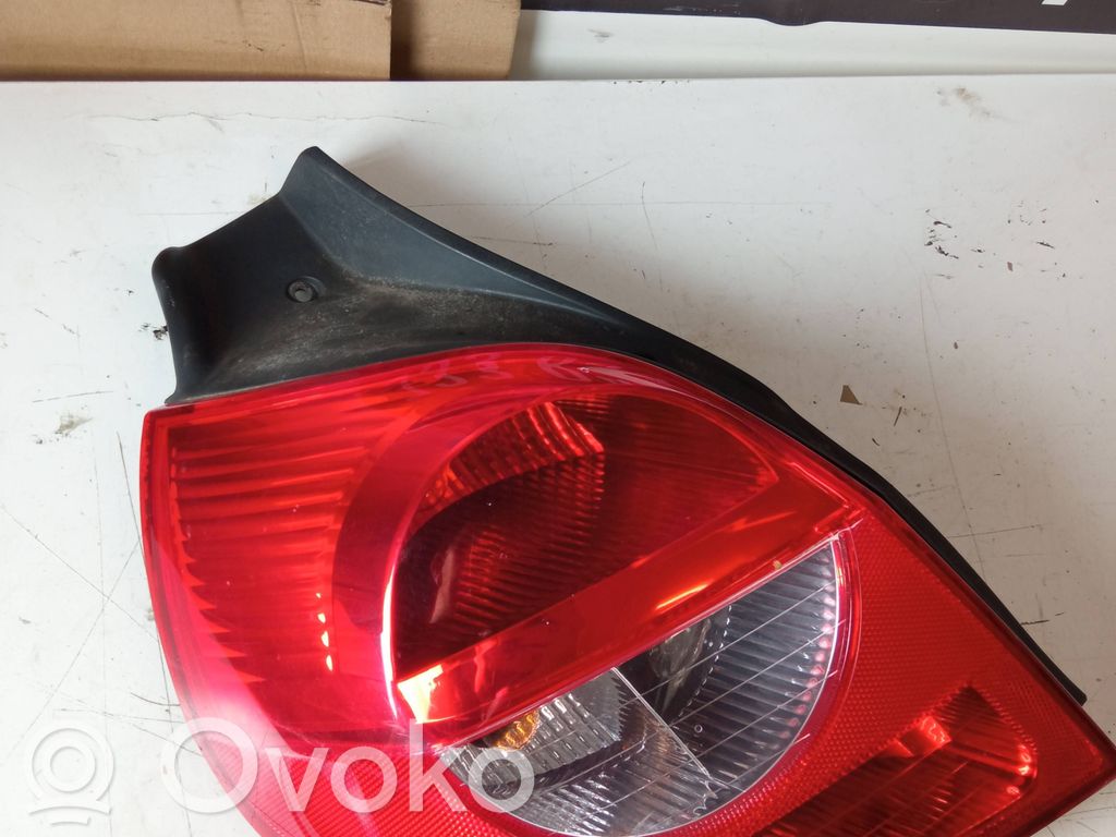 Renault Clio III Luci posteriori 
