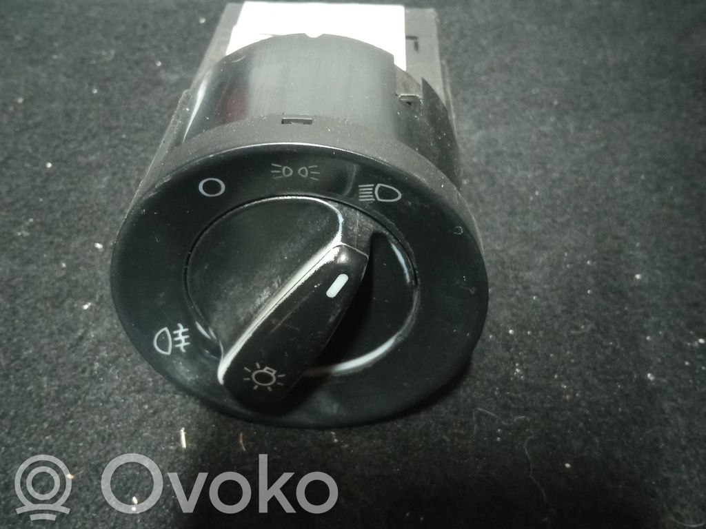 Light switch   1C0941531,2500000000,10122024