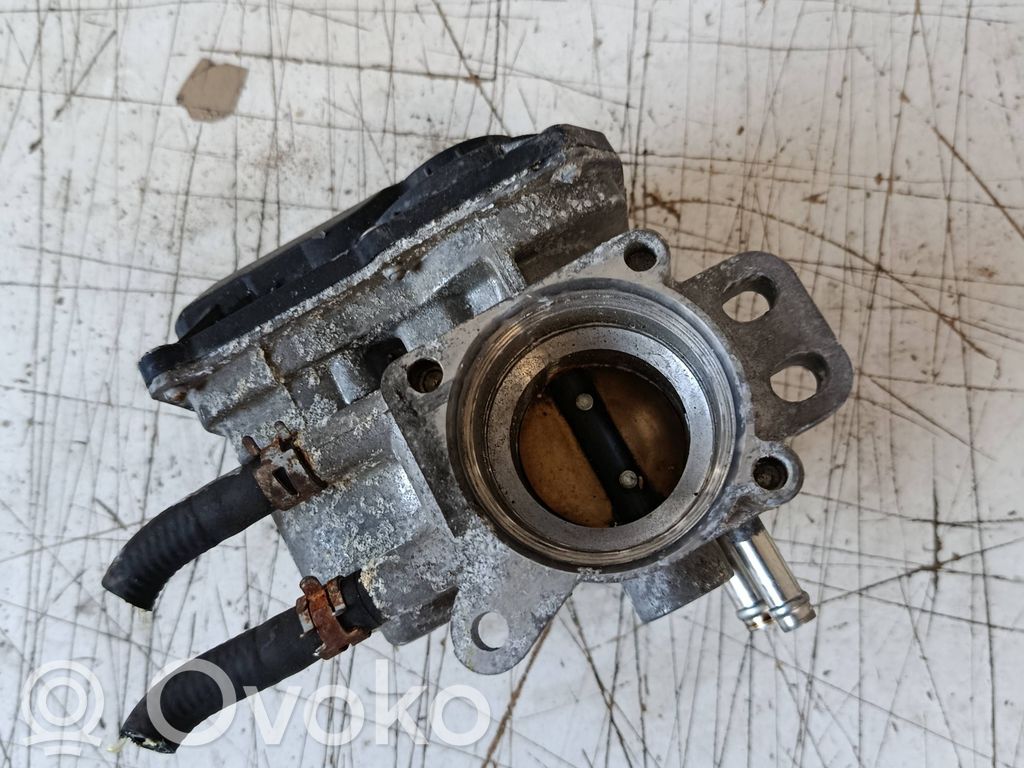 Toyota Yaris Дроссельная заслонка 