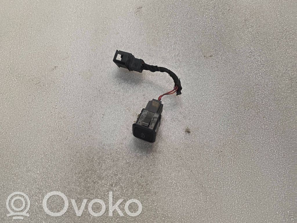 Tailgate/boot open switch button   1H0959855D
